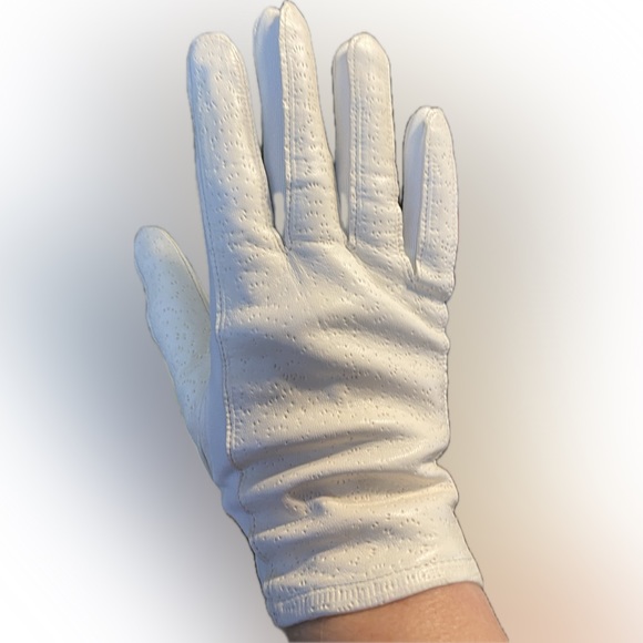 Vintage Ladies Leather gloves with pearl like snap in original Rothchild’s Box - Picture 7 of 16